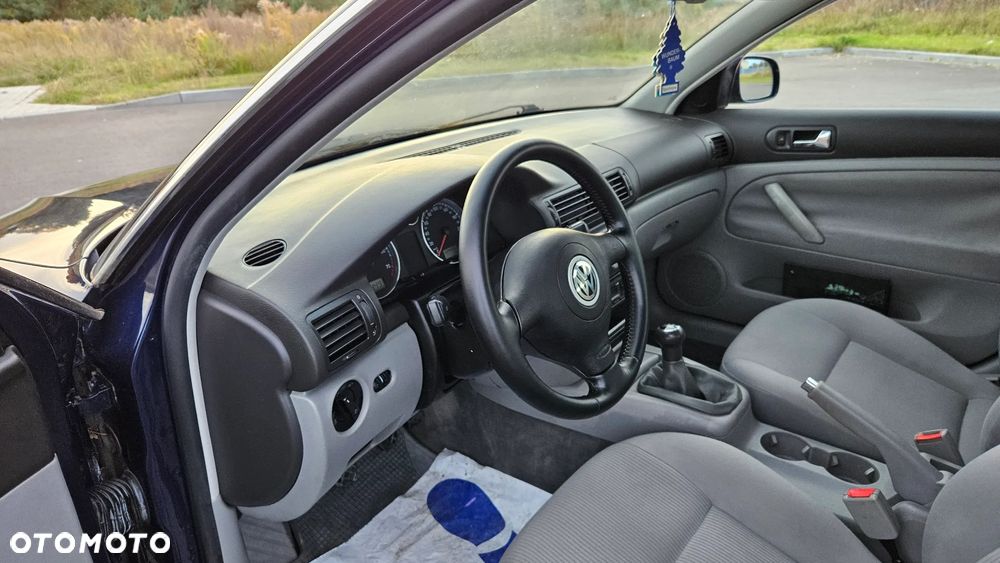 Volkswagen Passat 1.8T Basis - 6