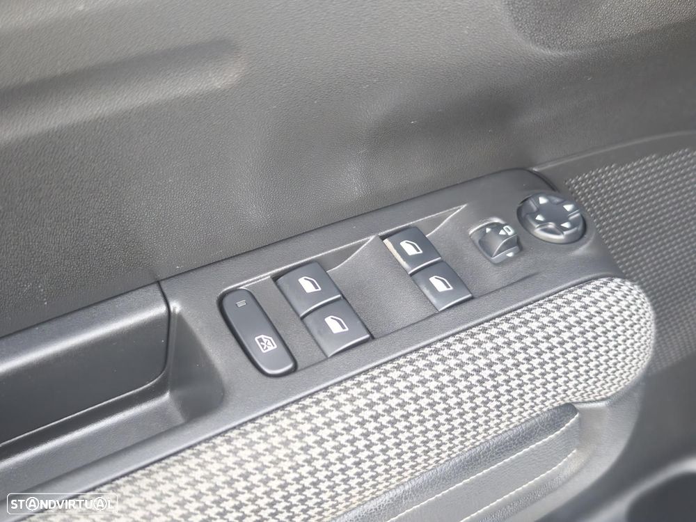 Citroën C3 Aircross 1.2 PureTech Shine Pack - 28