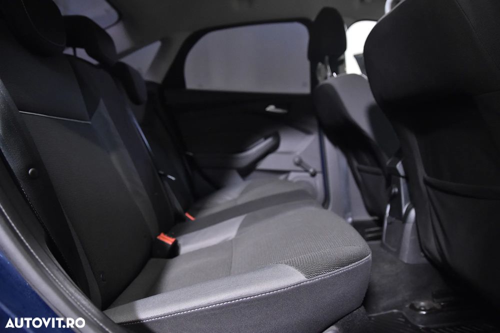 Ford Focus - 12