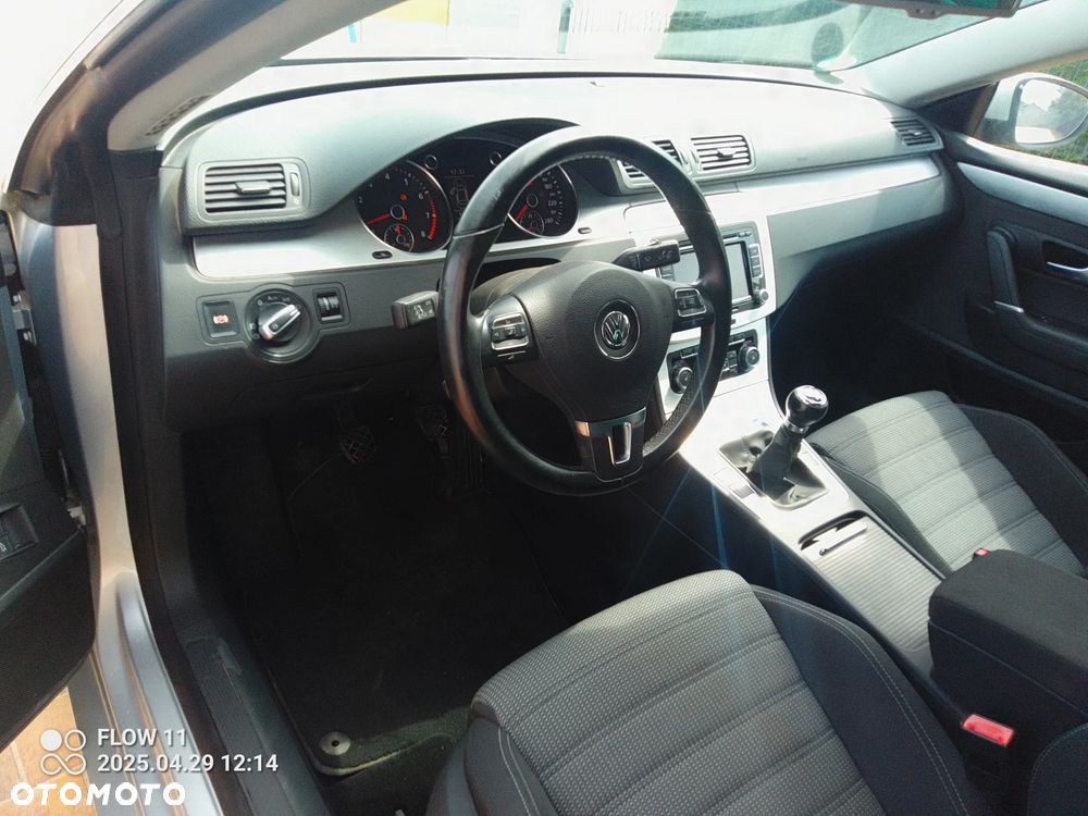 Volkswagen Passat - 17