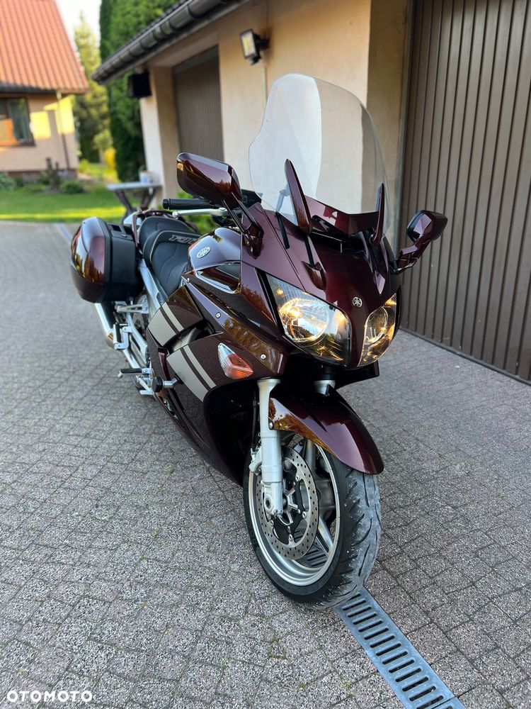 Yamaha FJR - 28