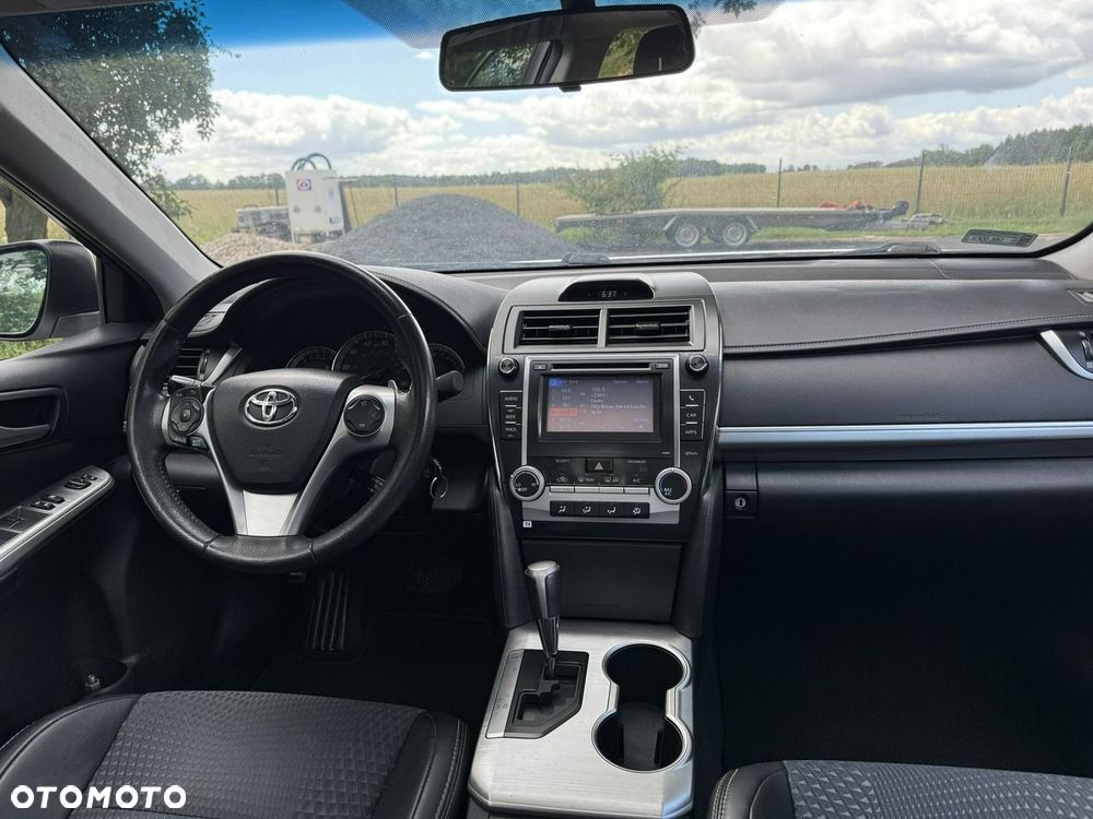 Toyota Camry - 37