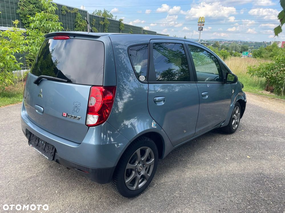 Mitsubishi Colt - 4