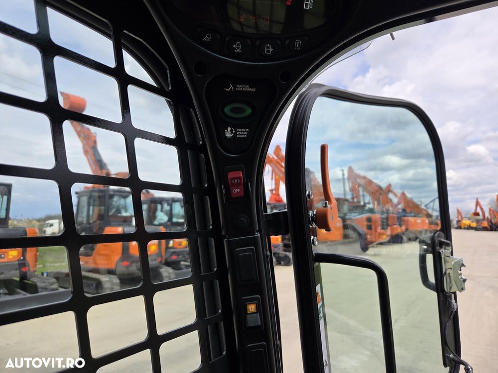 Bobcat S510, NOU 2025, ridica 810kg la 2,7t, ANVELOPE PLINE, Aer conditionat, usa cabina, motor Kubota 50CP, sist hidraulic suplimentar, cupa 1mc, furci, posibilitate leasing 5 ani-PROMOTIE 41.900 EUR+Tva - 15