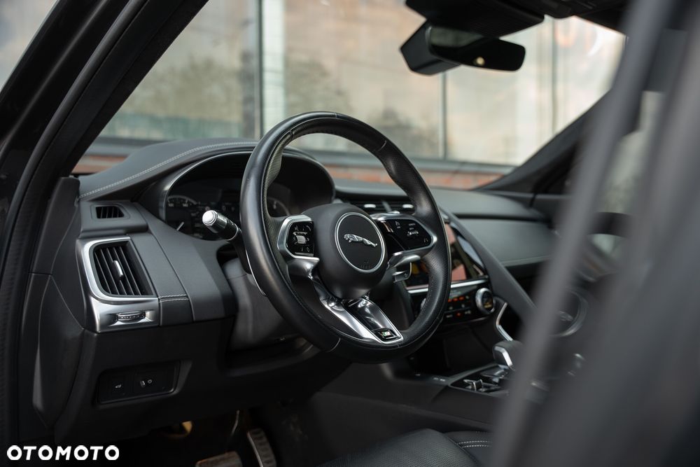 Jaguar E-Pace D200 AWD R-Dynamic SE - 24