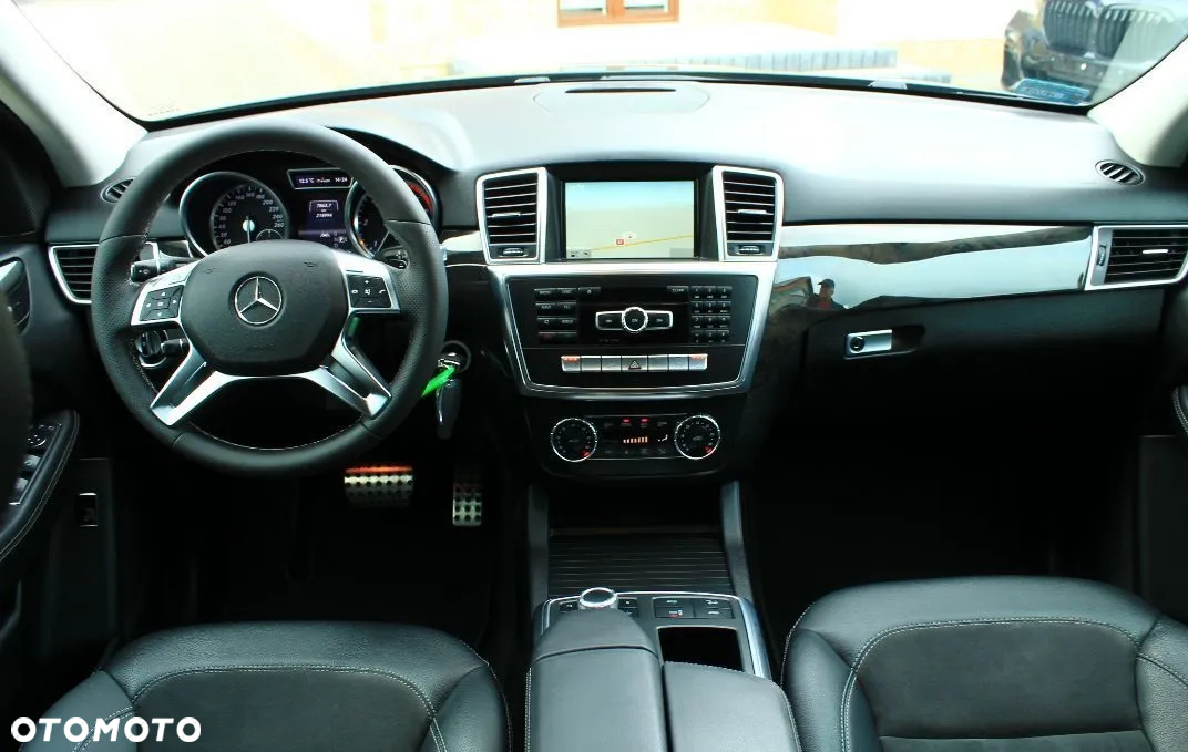 Mercedes-Benz ML 350 BlueTec 4-Matic - 3