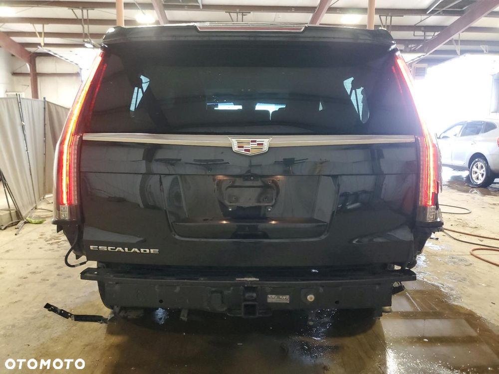 Cadillac Escalade - 7