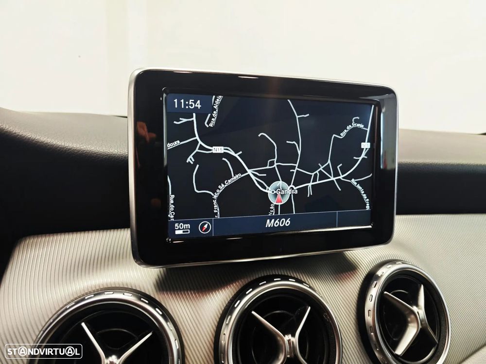 Mercedes-Benz GLA 200 d 4Matic 7G-DCT Urban - 39