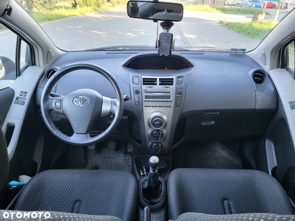 Toyota Yaris - 17