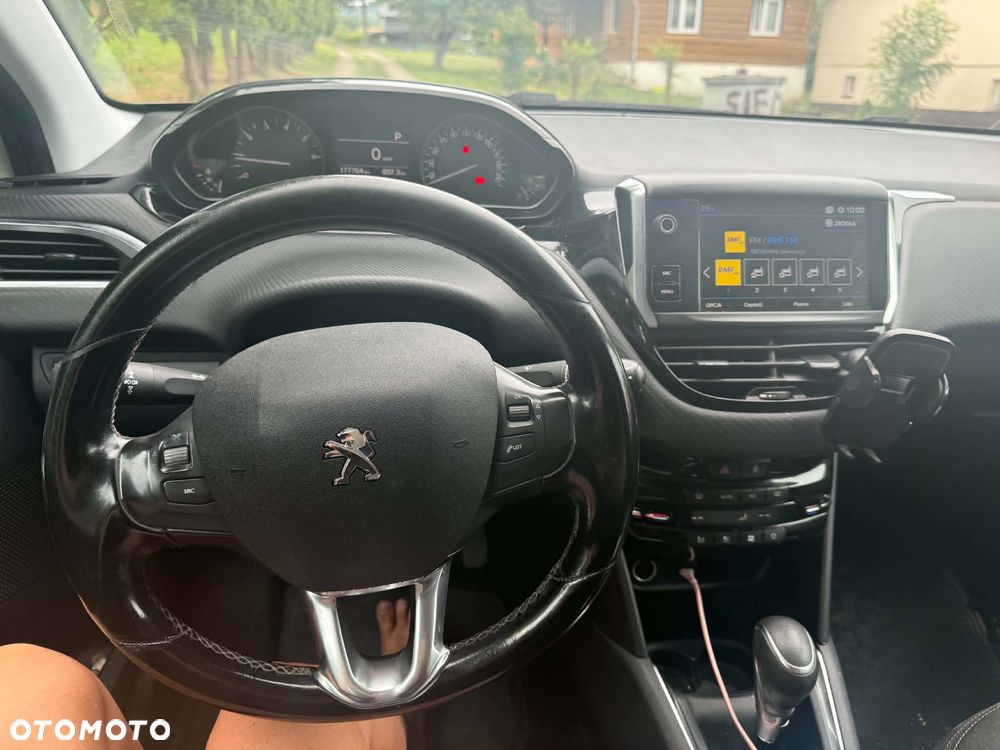 Peugeot 208 1.2 PureTech Allure S&S EAT6 - 6