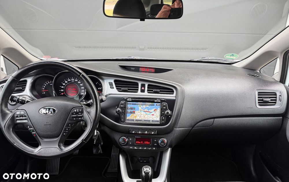 Kia Ceed 1.6 GDI Fifa World Cup Edition - 9