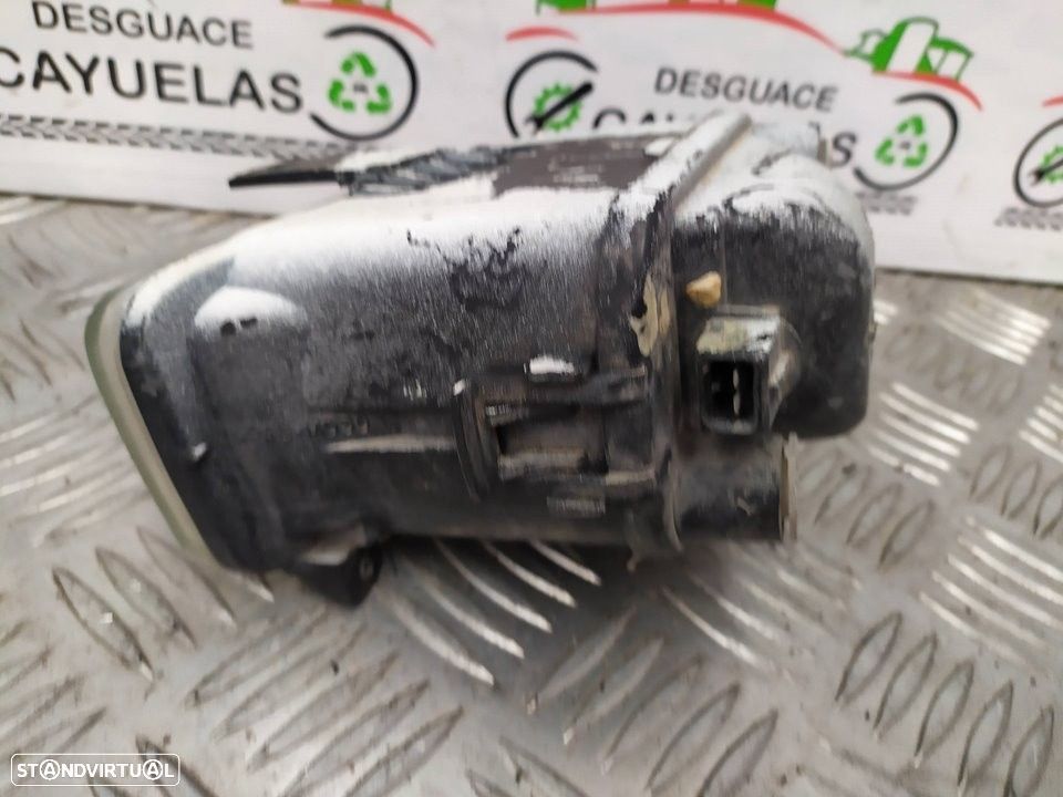 FAROL NEVOEIRO DIREITO FORD MONDEO I SEDAN 1995 -96FG15233AA - 2