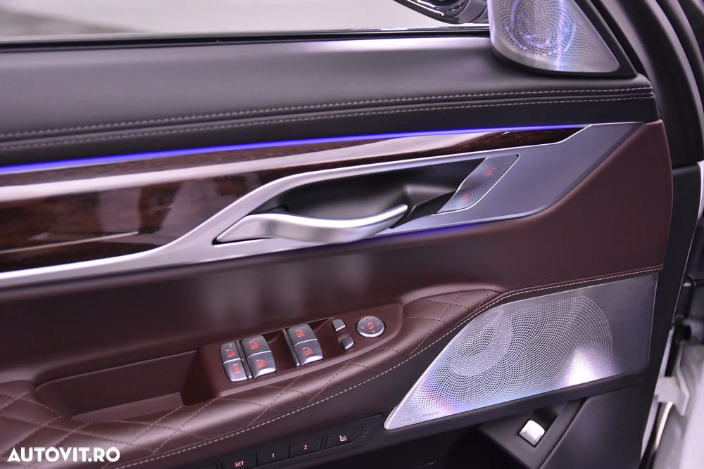 BMW Seria 7 740Ld xDrive MHEV - 15