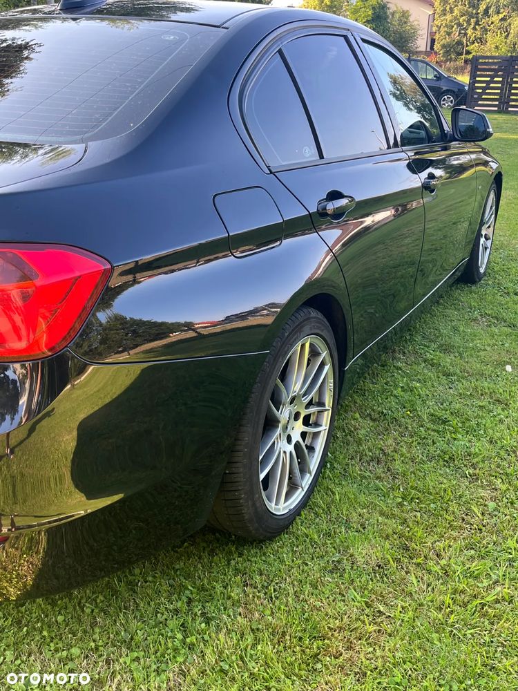 BMW Seria 3 320d - 5