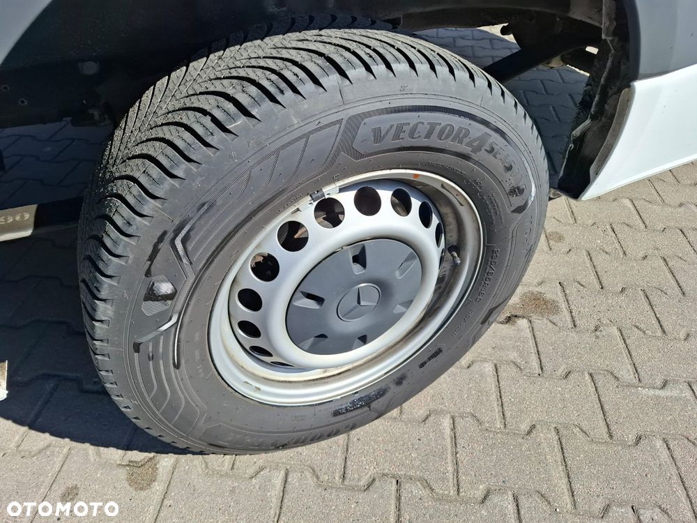 Mercedes-Benz SPRINTER L4H2 - 17