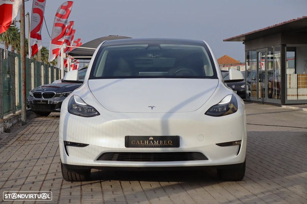 Tesla Model Y - 3