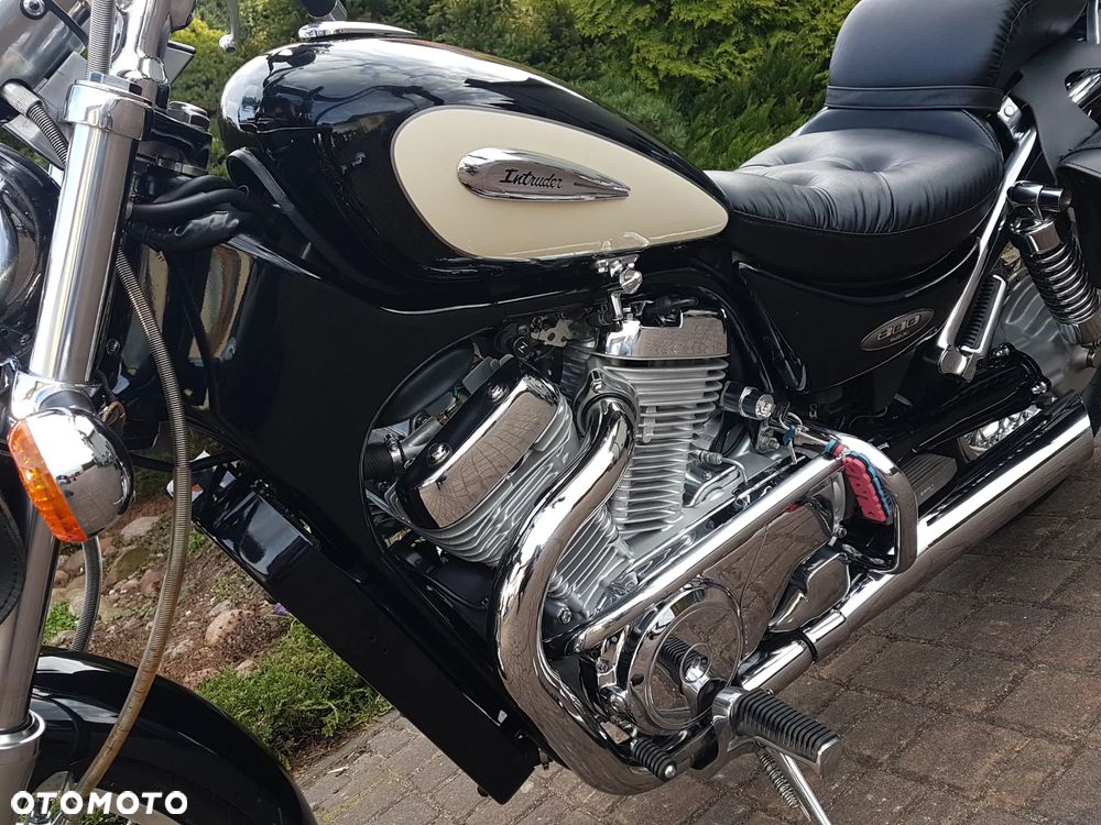 Suzuki Intruder - 21