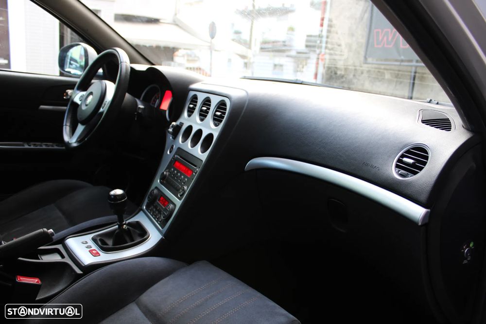 Alfa Romeo 159 1.9 JTDM 16V - 32