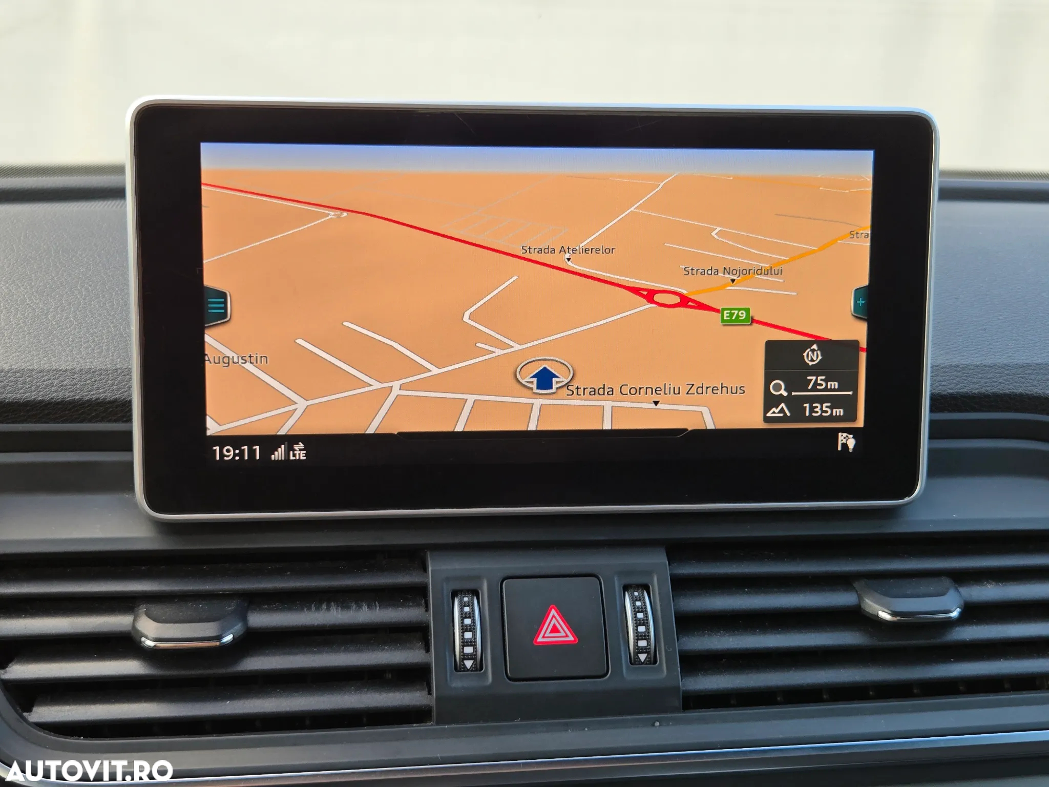 Audi Q5 2.0 40 TDI quattro S tronic Sport - 13