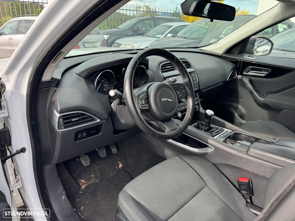 Jaguar F-Pace 2.0 i4D Pure - 8