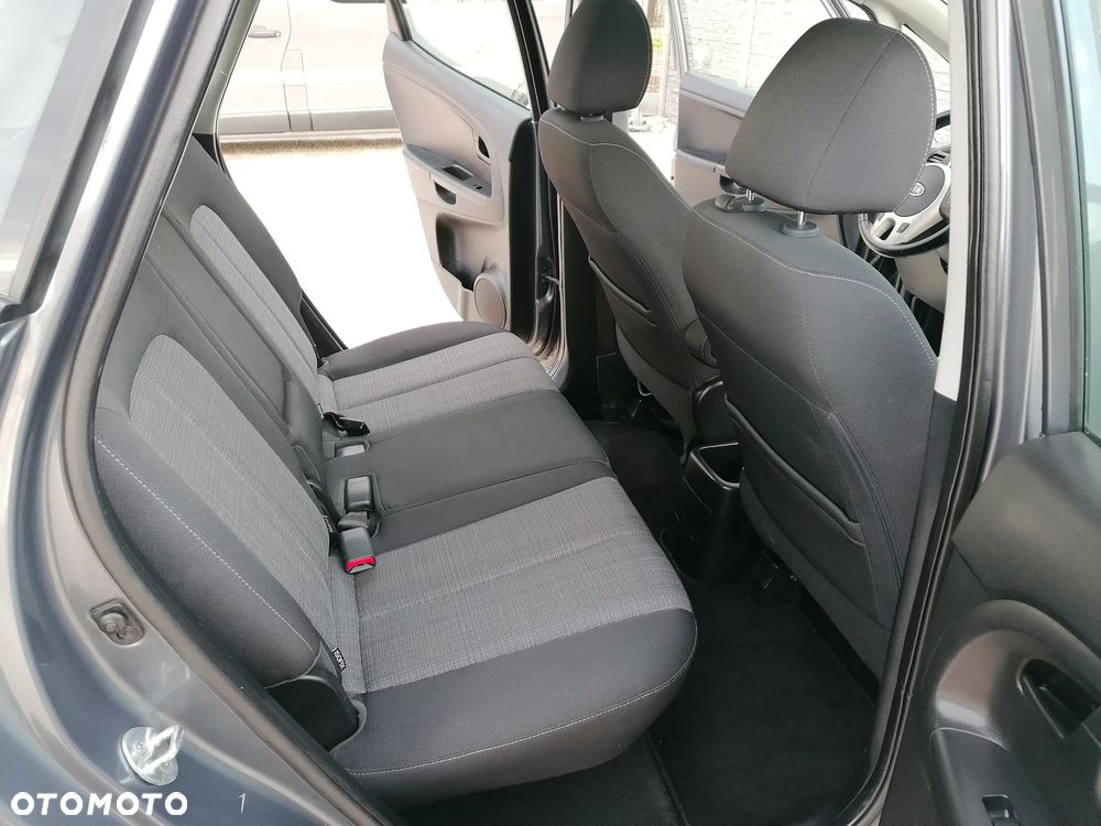 Kia Venga 1.6 CVVT Fifa World Cup Edition - 25