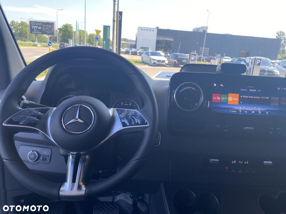 Mercedes-Benz Sprinter - 11