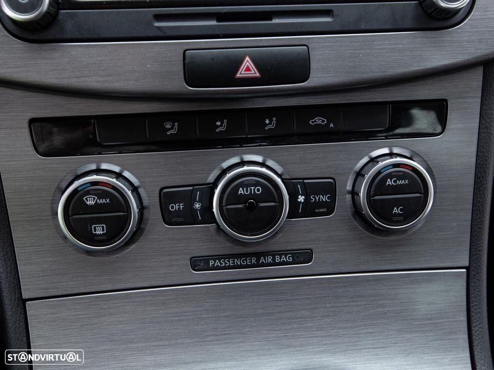 VW Passat Variant - 16