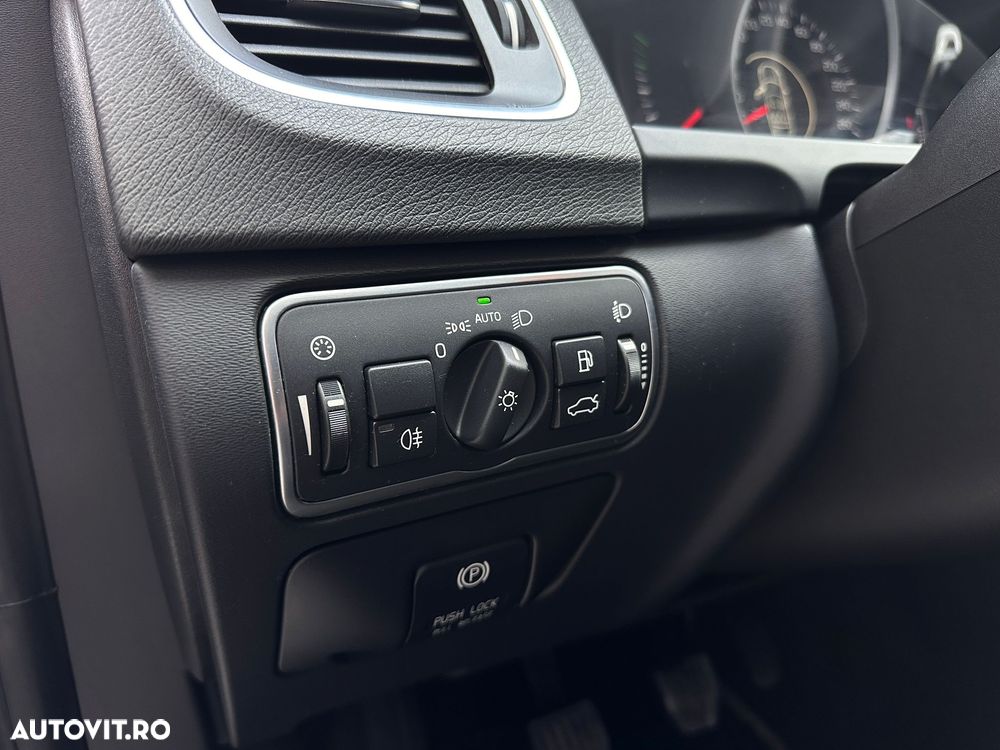 Volvo V60 D3 Momentum - 5