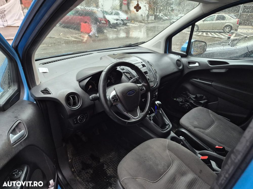 Ford Transit Courier - 18