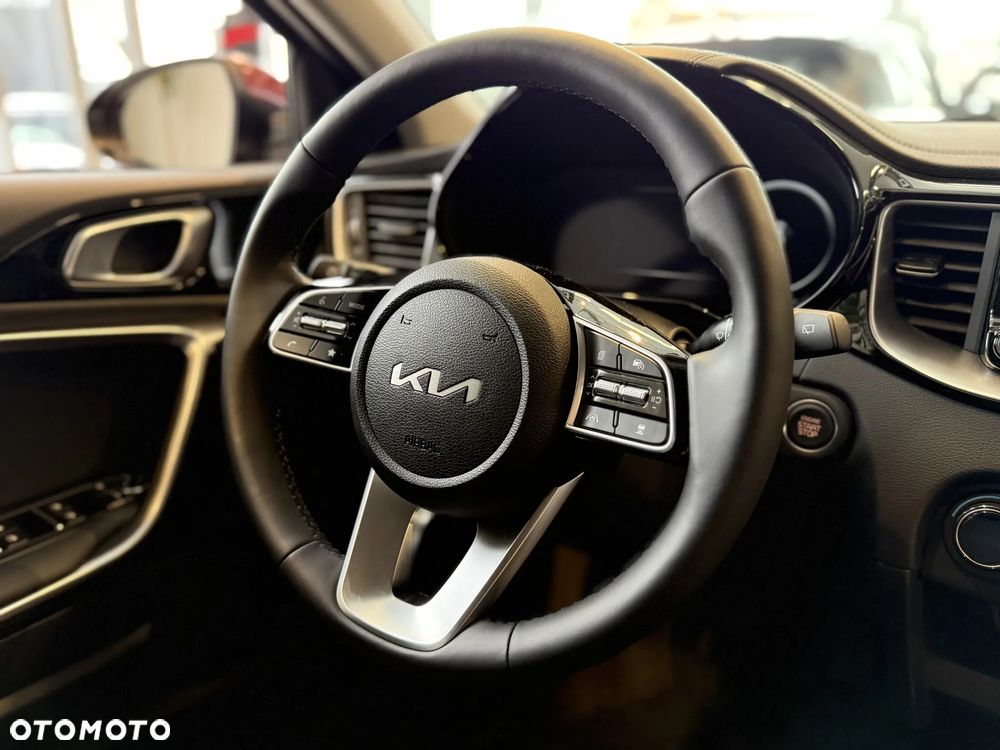 Kia XCeed 1.6 T-GDI Business Line DCT - 15