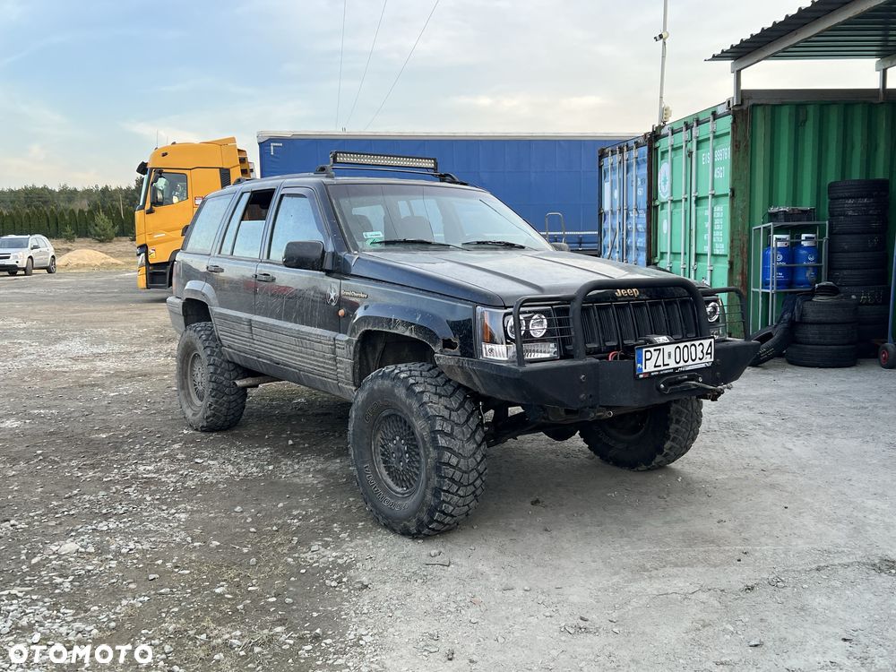 Jeep Cherokee - 1