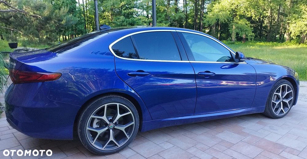 Alfa Romeo Giulia 2.0 Turbo 16V AT8-Q4 Ti - 4
