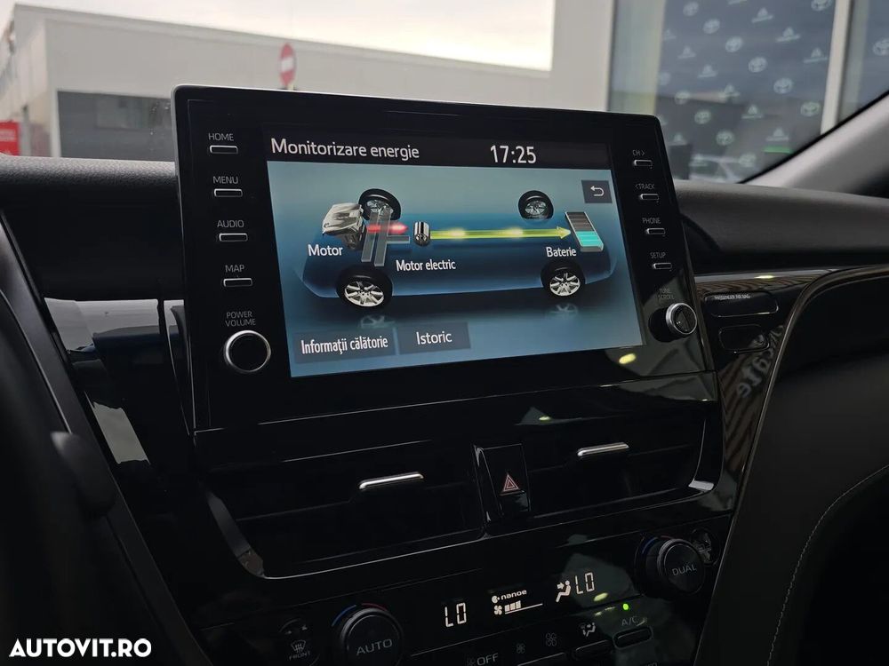 Toyota Camry - 18