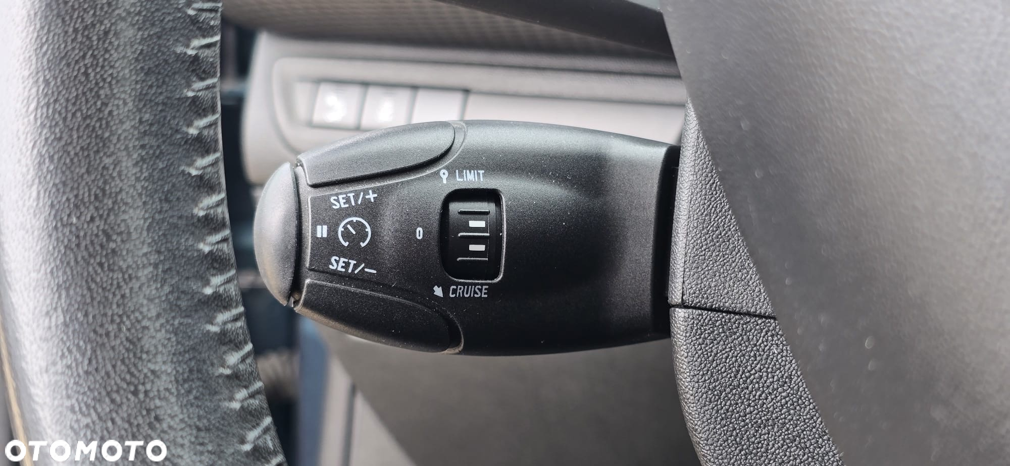 Peugeot 2008 1.2 Pure Tech Style - 32