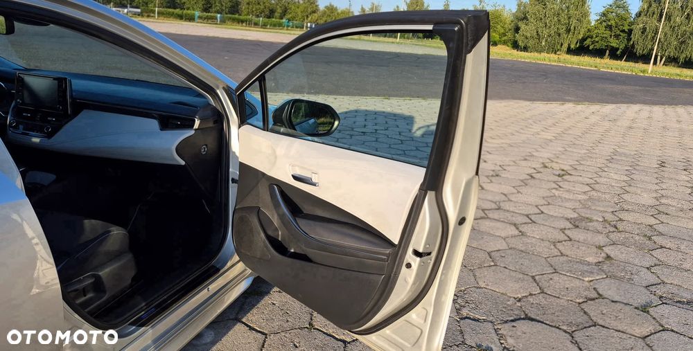Toyota Corolla 2.0 Hybrid Comfort - 21