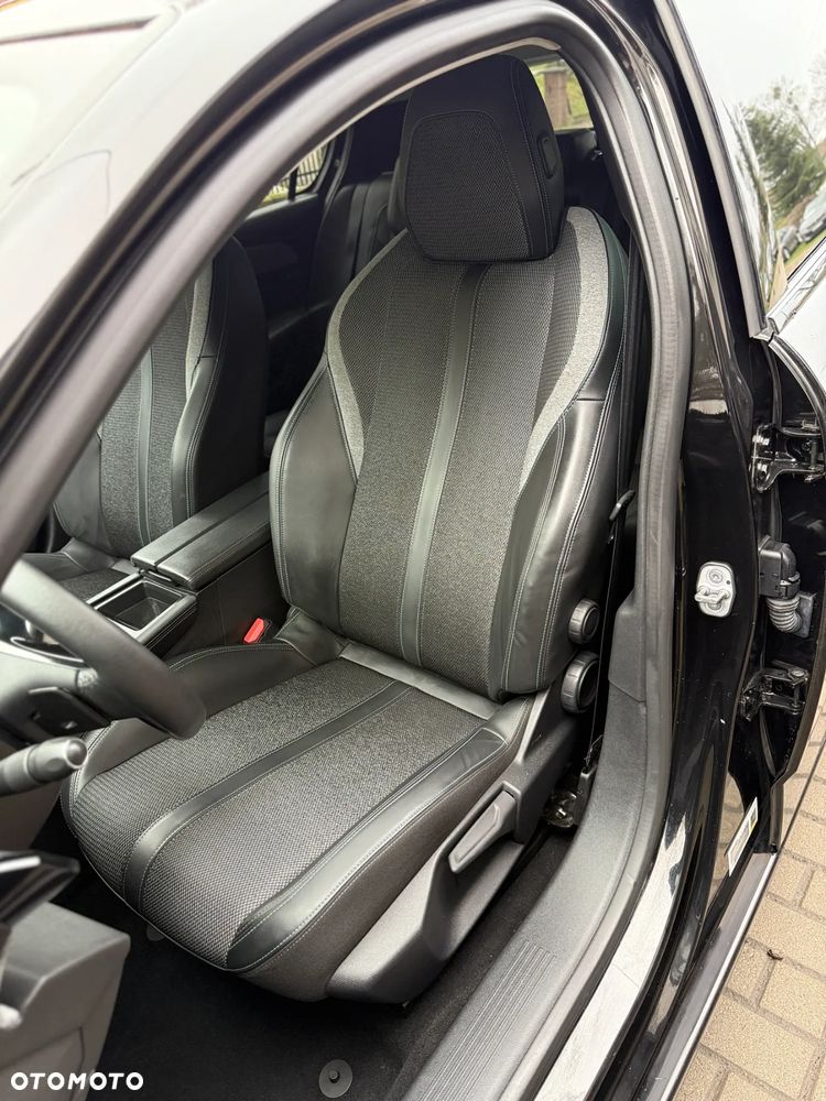 Peugeot 308 PureTech 130 EAT8 Allure - 25