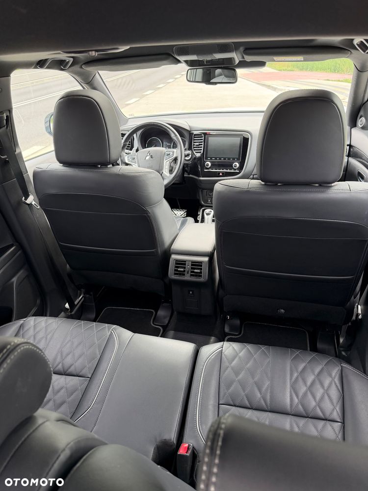 Mitsubishi Outlander - 5