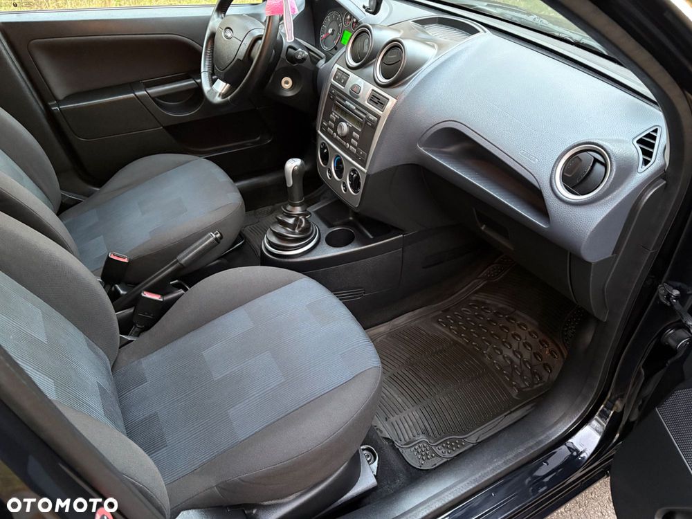 Ford Fiesta - 8