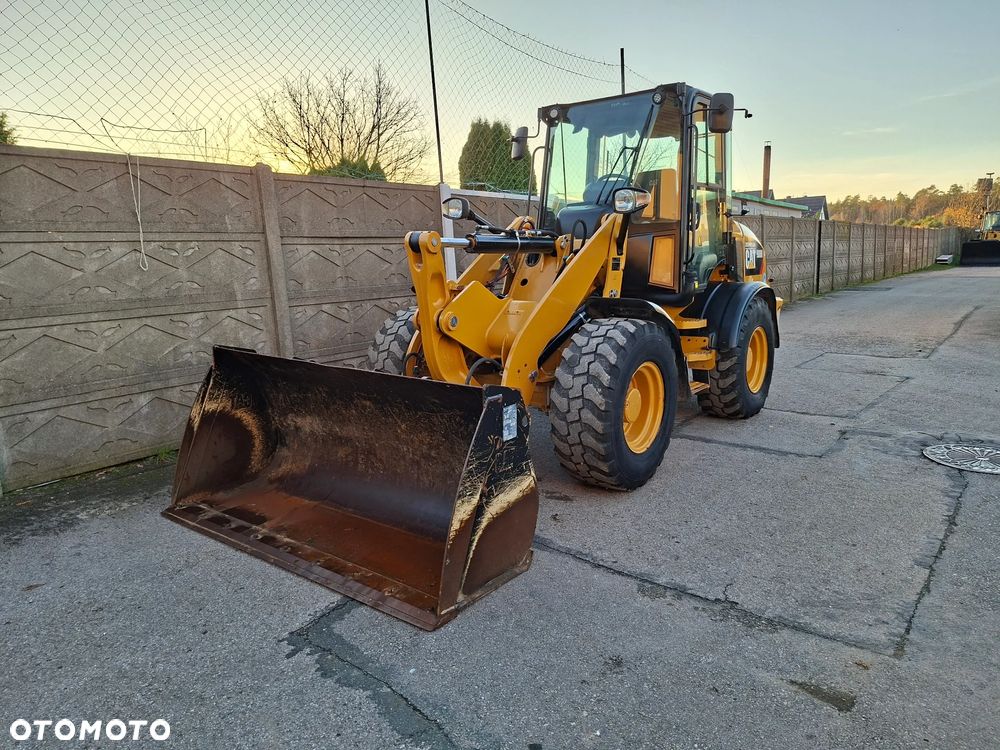 Caterpillar CAT 908 M - 2