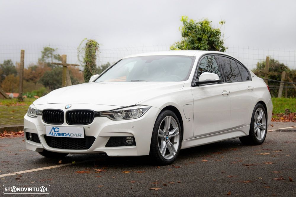 BMW 330 e iPerformance Pack M - 5