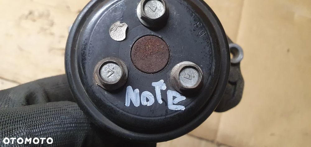 Pompa wody koło Nissan Note E11 1.4 16V - 5