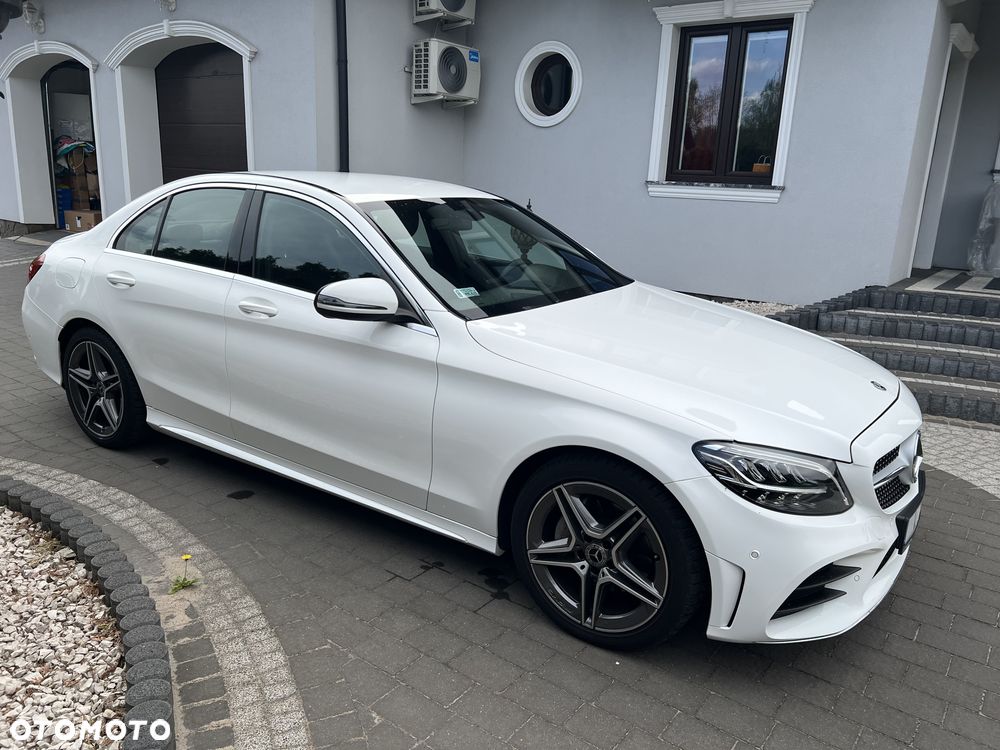 Mercedes-Benz Klasa C 180 9G-TRONIC AMG Line - 40