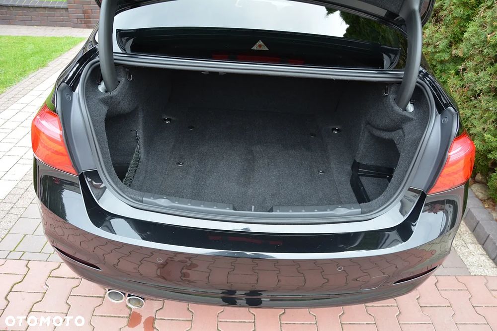 BMW Seria 3 320d - 16