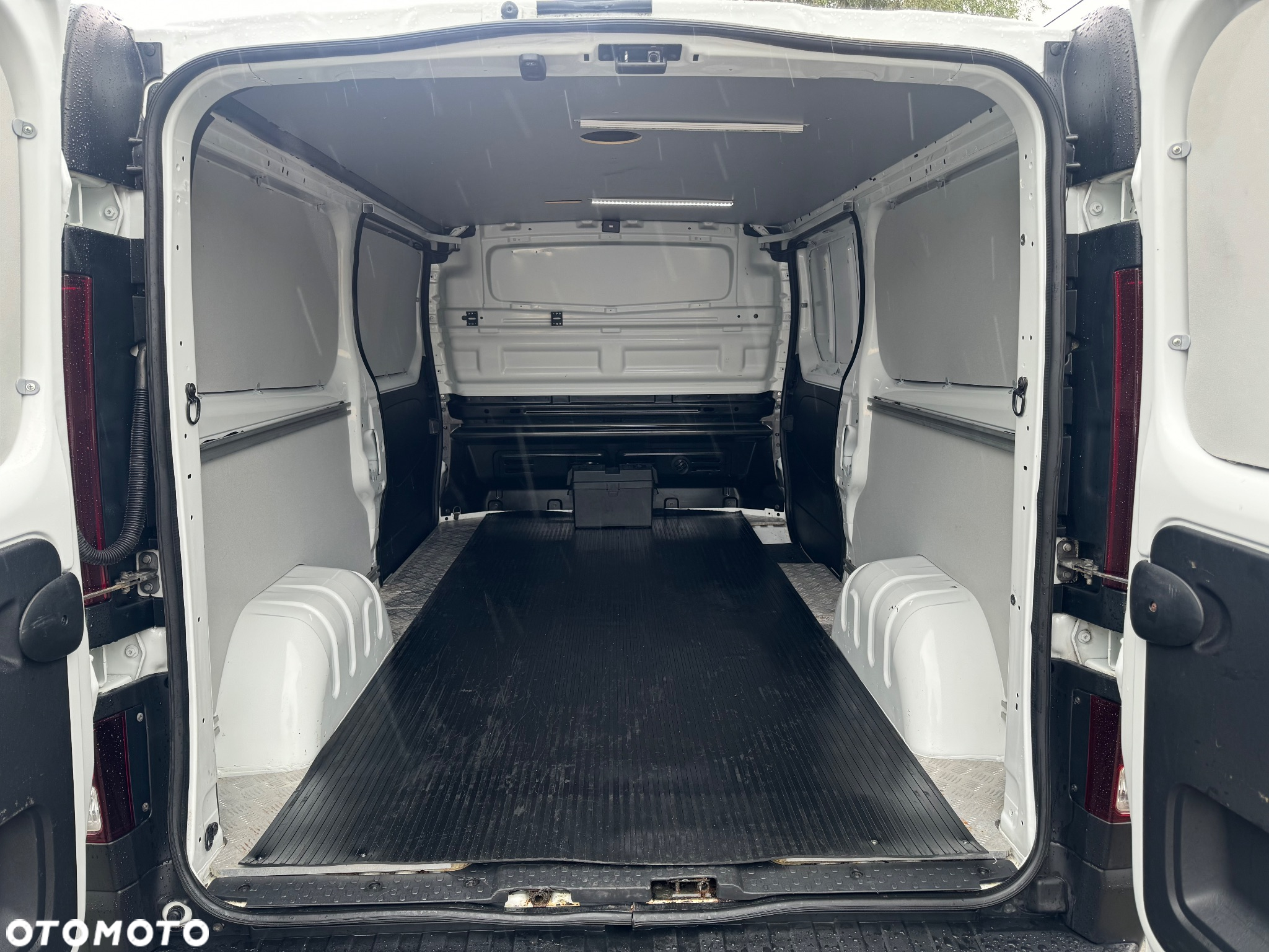Renault Trafic - 12