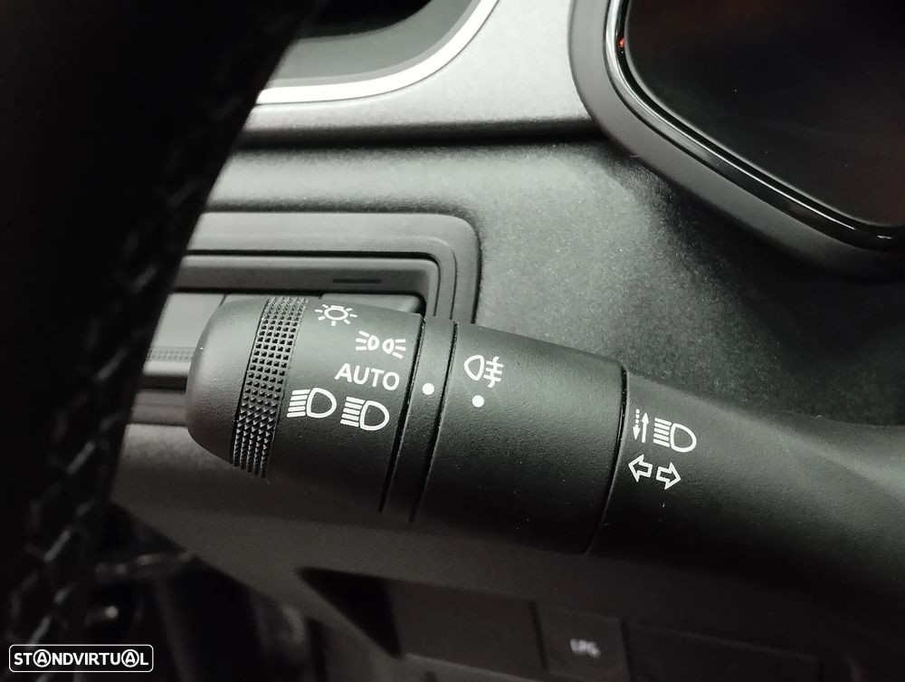 Renault Captur 1.0 TCe Techno Bi-Fuel - 24