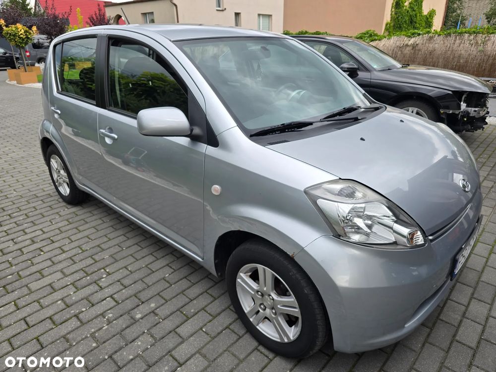Daihatsu Sirion 1.3 - 4