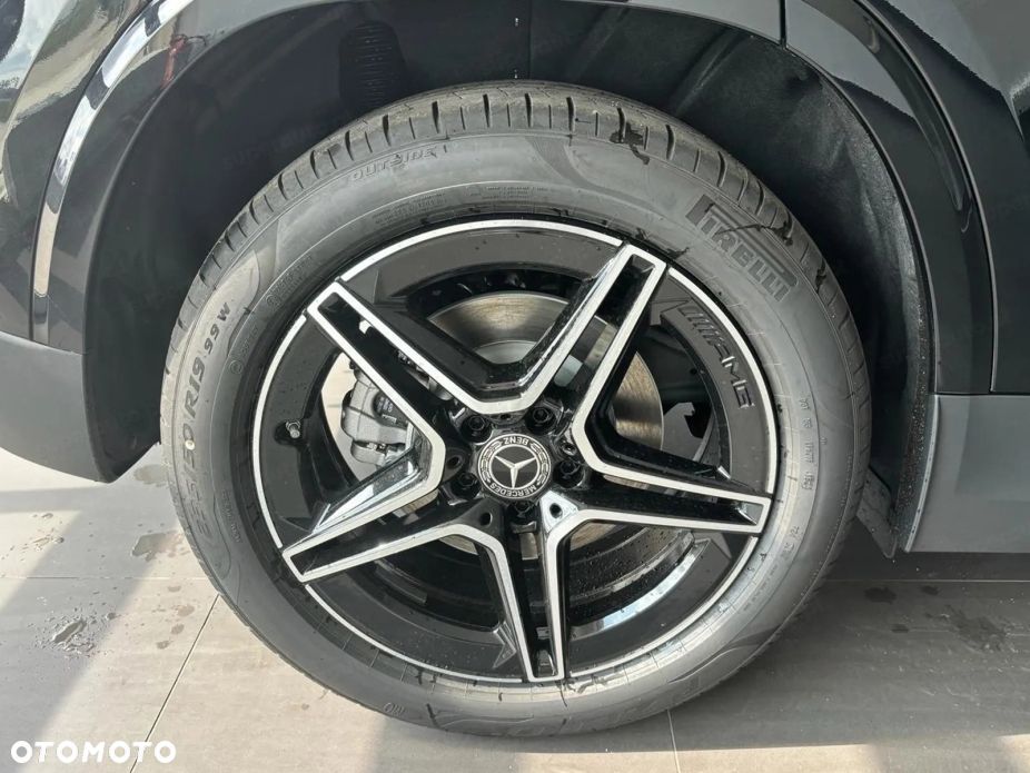 Mercedes-Benz GLA 200 4-Matic AMG Line - 11