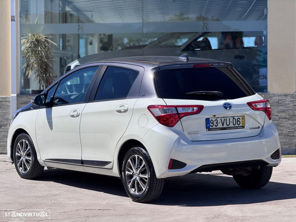 Toyota Yaris 1.5 HSD 20 Anos - 3