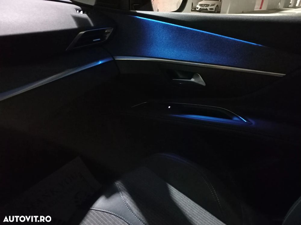 Peugeot 3008 ver-bluehdi-130-eat8-allure-business--paket - 32