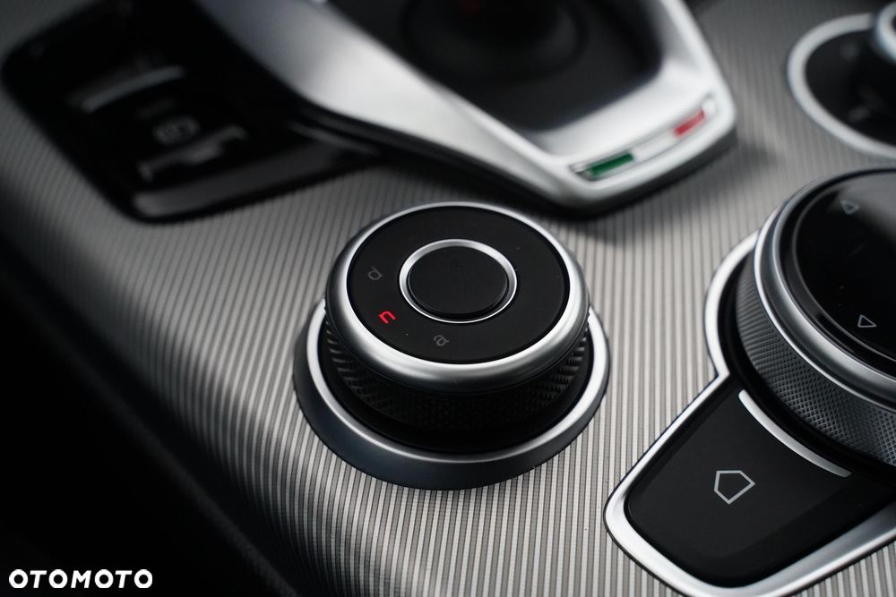 Alfa Romeo Giulia 2.0 Turbo Veloce Q4 - 10